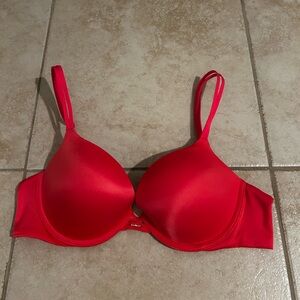 Victoria's Secret push up bra. worn once